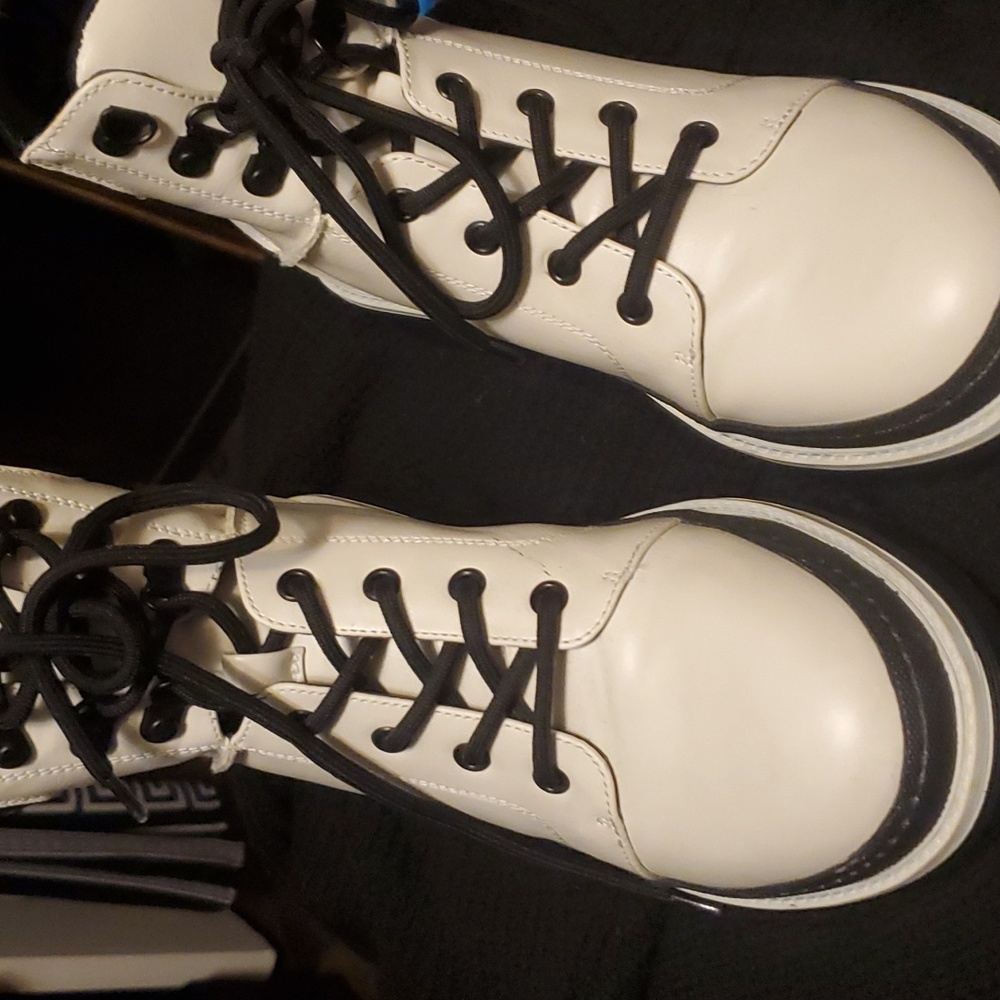 Combat boots